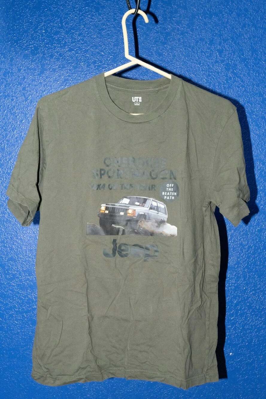 Uniqlo Jeep Cherokee t-shirt Olive Green